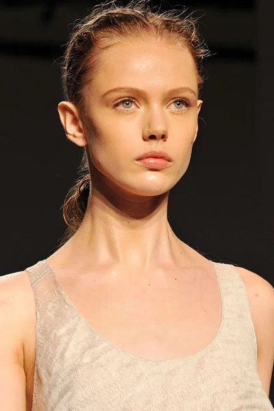 Look 27